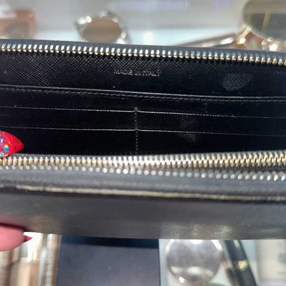 PRADA black leather wallet - Picture 5 of 5
